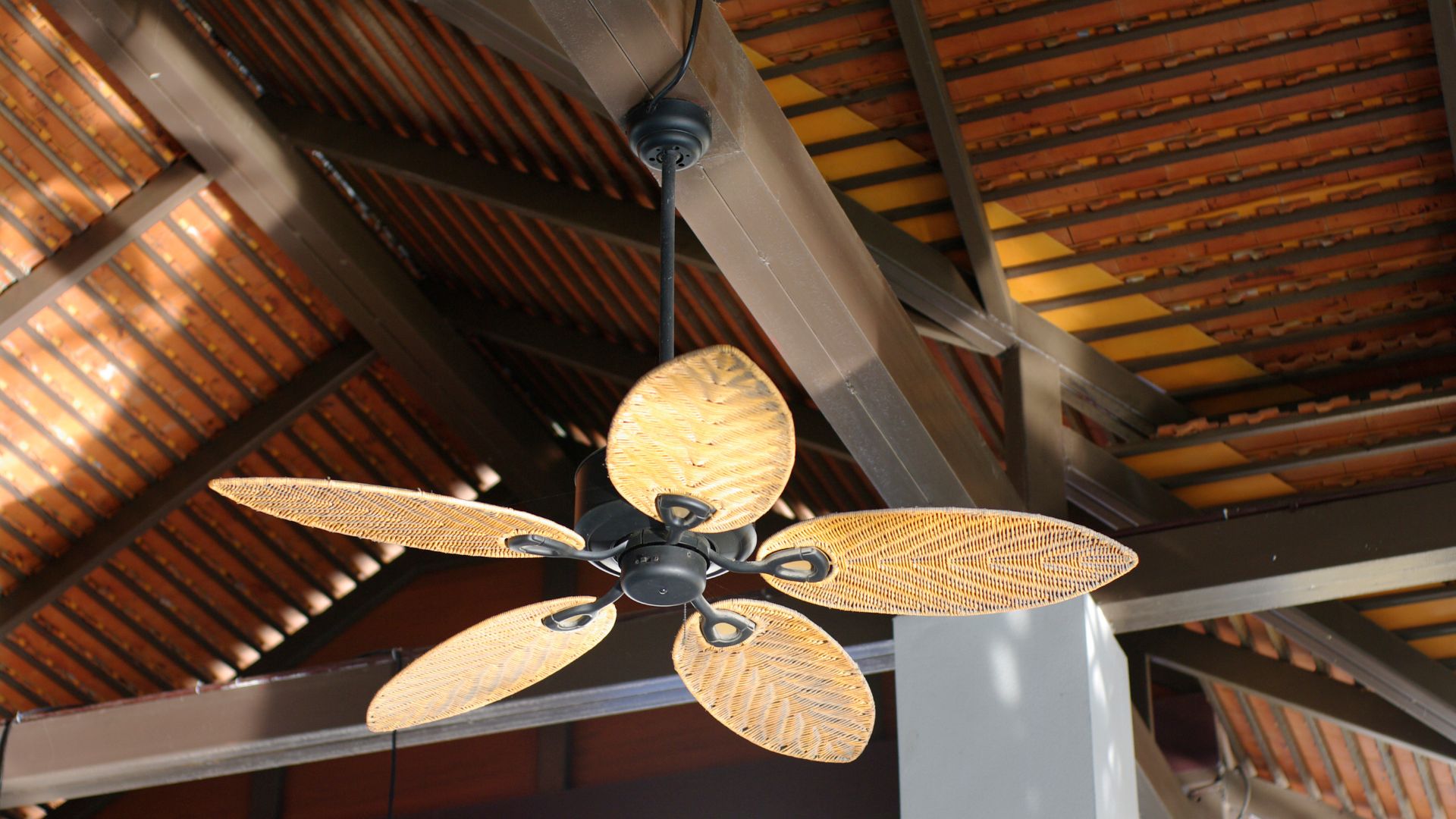 How to Choose an Outdoor Ceiling Fan